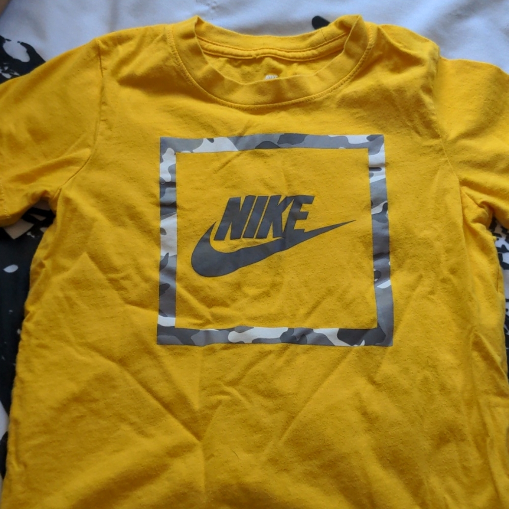 Nike T-shirt